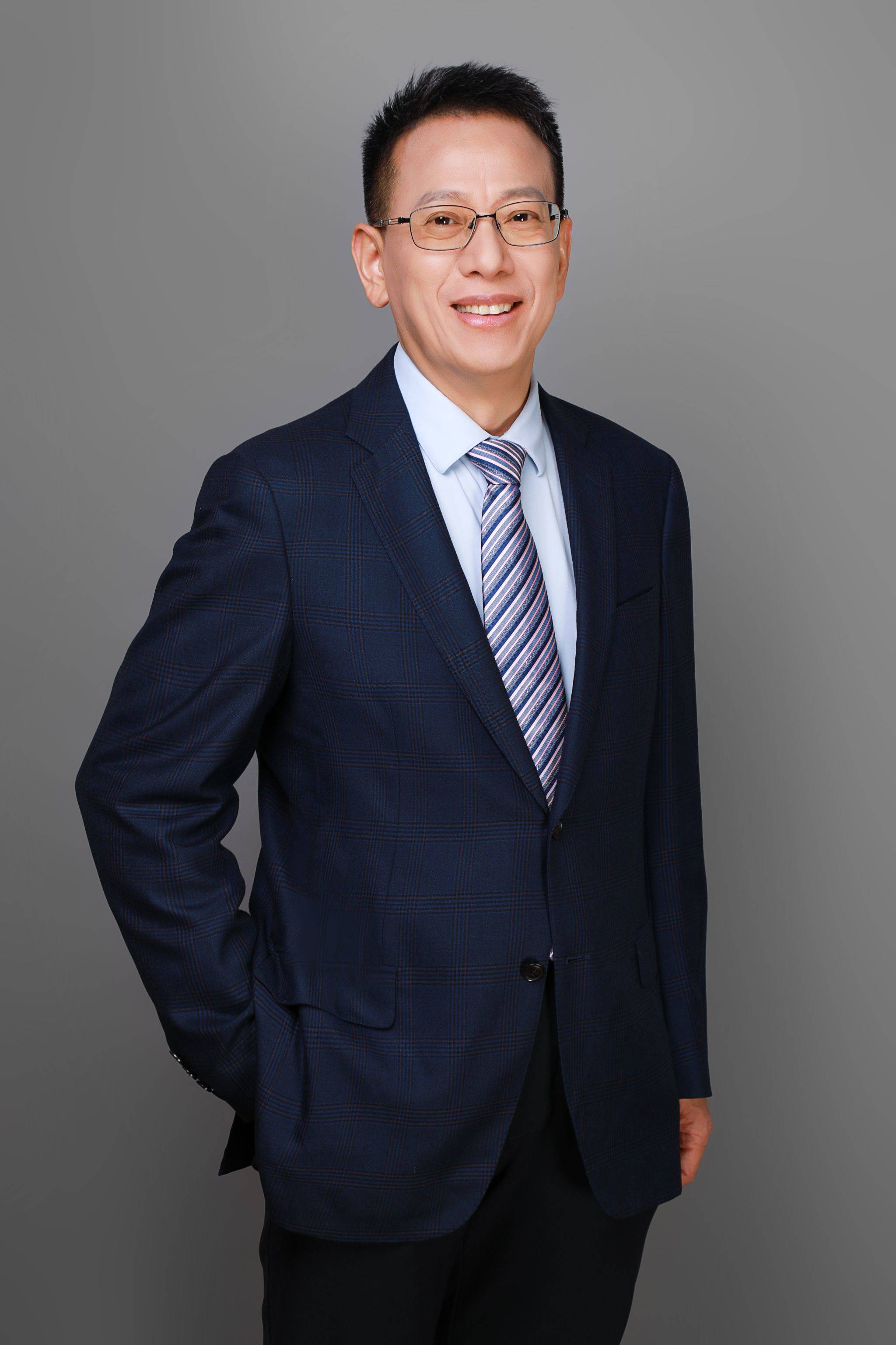 Guangfu Yang